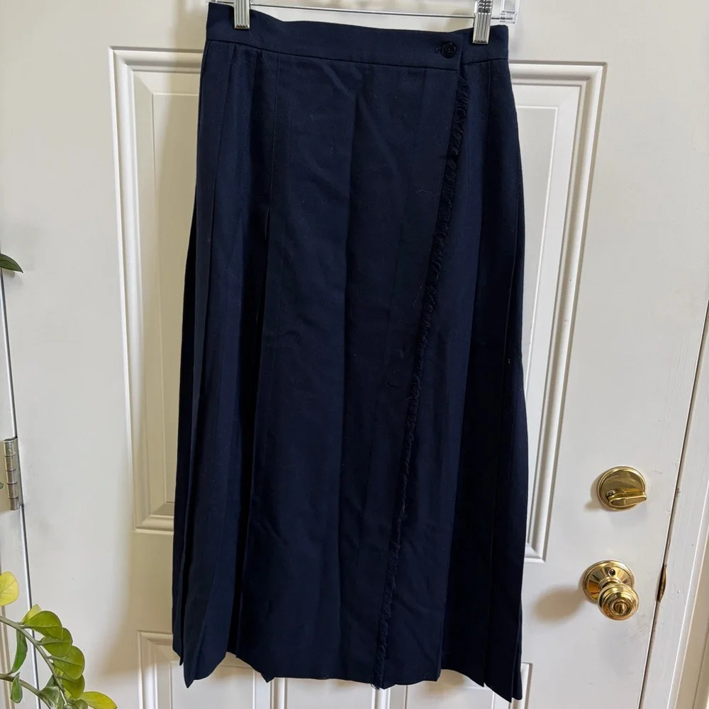 vintage Deadstock Talbots Navy pleated wrap 100 % wool midi skirt 6
